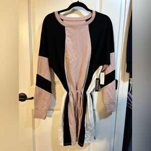 New York and company sweatshirt dress black, beigepink and white. Drawstrings